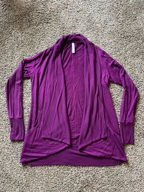 Athleta Pranayama Wrap Deep Plum Size Small